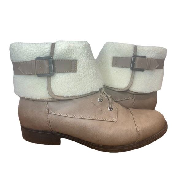 SO Sherpa Ankle Boots Broadcast Taupe Womens Sz 8.5 Buckle Sweater Booties Kohls - Picture 1 of 6